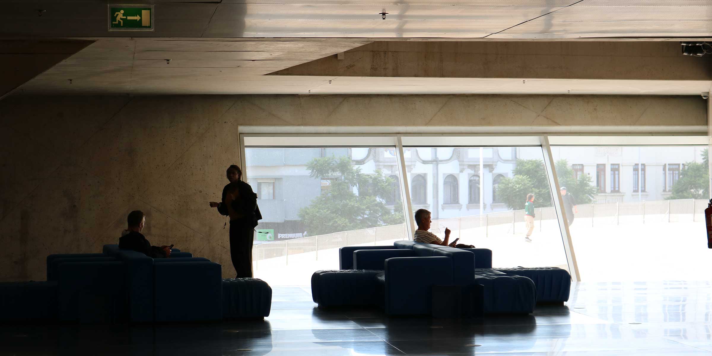 Porto Blue Lounge